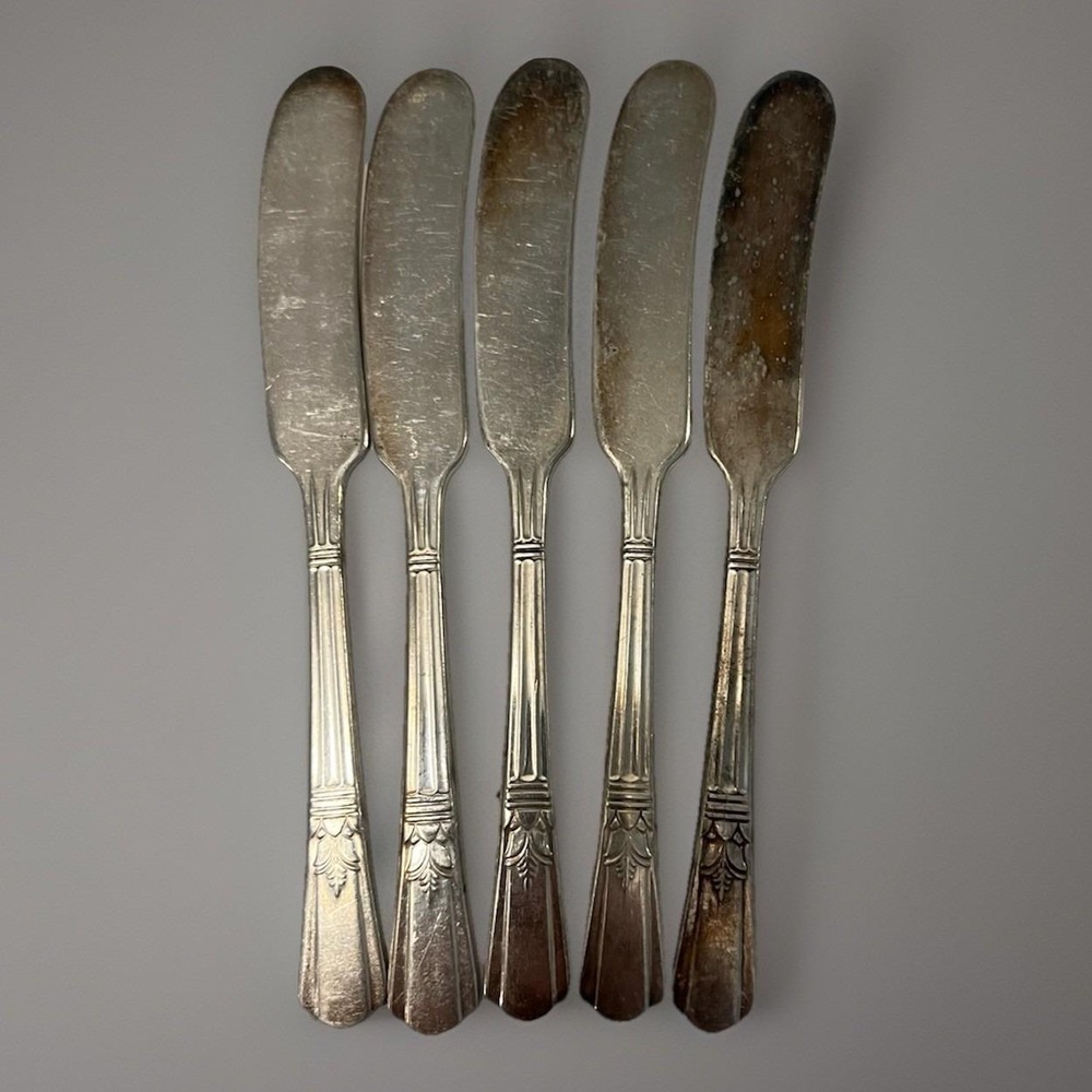 Vintage 1930s Court Silver Plate Butter Spreader Knives - Set of 5
